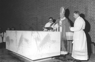 Feierliche Grundsteinlegung durch Erzbischof-Koadiutor Dr. Franz Jachym