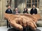 Kunstprojekt 'Raising Hands' am Stephansplatz enthüllt