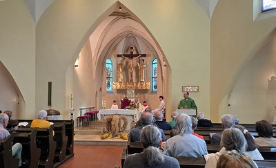 Heilige Messe mit Weihbischof Turnovszky und Tiersegnung