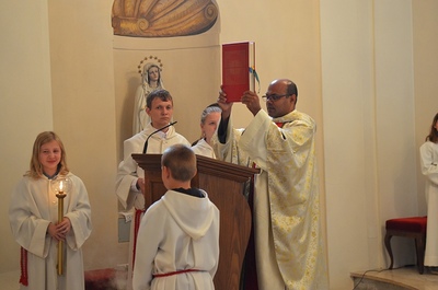 Amtseinführung Pater Nicholas Thenammakkal in der Pfarrkirche Asparn/Zaya