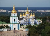 Petar Milošević https://de.wikipedia.org/wiki/Orthodoxe_Kirche_der_Ukraine#/media/Datei:Mihailovsky_sobor_panorama.jpg