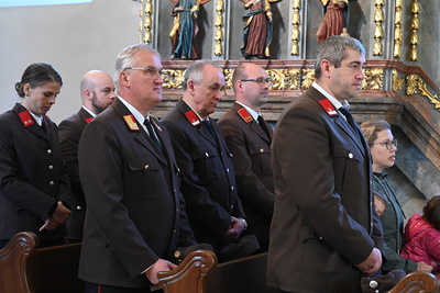 Florianimesse mit Segnung der neuen Einsatzhelme