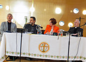 Podium bei der Diskussion in der Donau Citykirche/Alois Reisenbichler