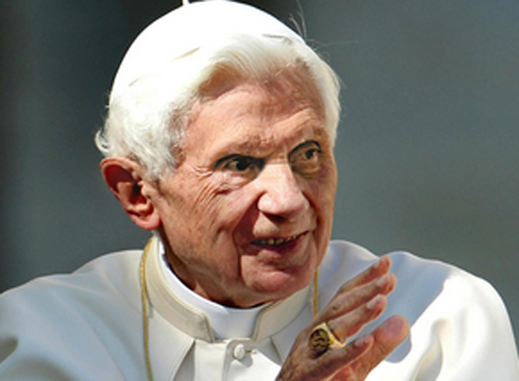 Benedikt XVI. ist mit der Arbeit von Franziskus sehr zufrieden