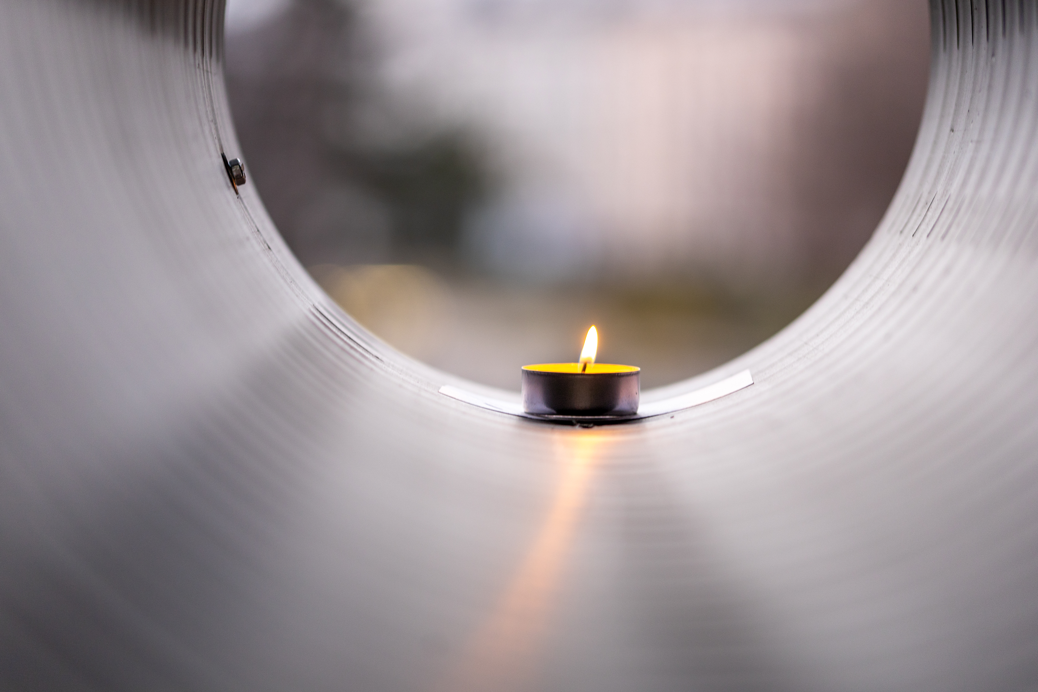 Impuls zur Fastenzeit bei der Wiener Karlskirche. Ein Kunstwerk, dass in der schwierigen Zeit der Pandemie ein Lichtblick sein soll.