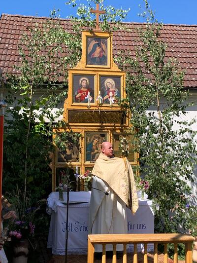Feier des Fronleichnamsfestes in Ameis