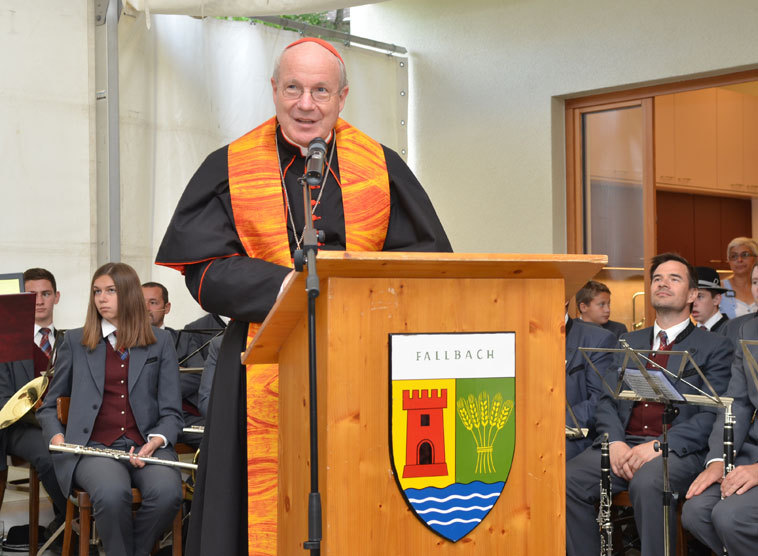 Kardinal Schönborn eröffnet Fallbacher Gemeinschaftshaus