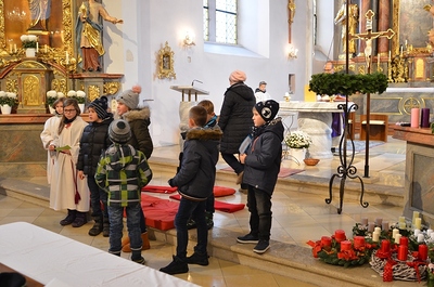 Familienmesse und Segnung der Adventkränze