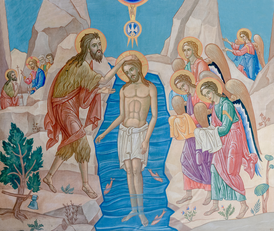 Christus lässt sich durch Johannes taufen und wird durch Gott als sein geliebter Sohn offenbart. Der Heilige Geist kommt in Gestalt einer Taube auf ihn herab, denn Johannes taufte nur mit Wasser, Christus aber tauft mit dem Heiligen Geist. Mit dem Fe