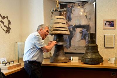 Besichtigung der Glockengießerei Grassmayr und Glockenguss