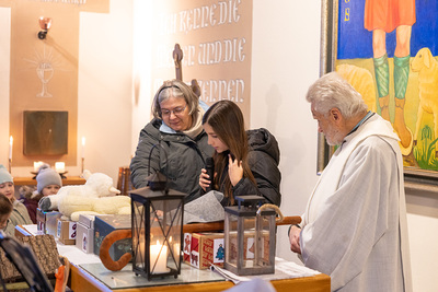 Krippenandacht in der Kapelle in Zwentendorf