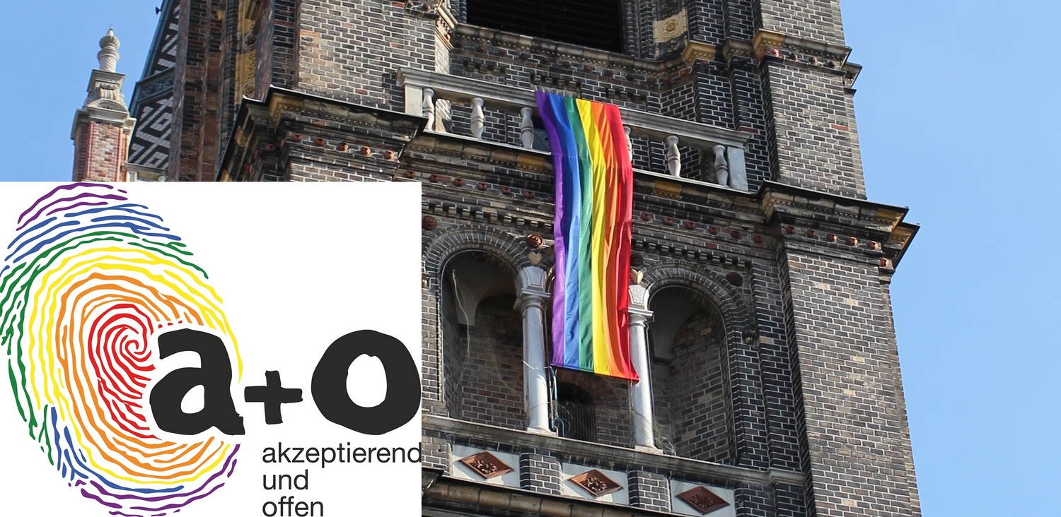 Regenbogenfahne auf Turm der Pfarrkirche Breitenfeld
