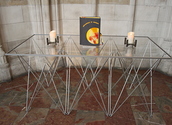 Altar groß mit Altarstein und Kantenleiste, LED-Kerze mit Glasteller und Kerzenständer, APG-Evangeliar (Evangeliar nicht entlehnbar) 