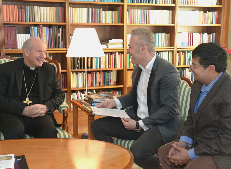 Kardinal Christoph Schönborn im Gespräch mit Michael Ausserer und Stefan Hauser 