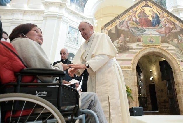 Besuch in Assisi: Papst will Armen 'ihre Stimme wiedergeben'