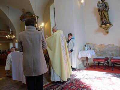 Osterhochamt in der Kirche Ameis