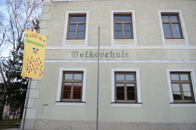 Bischof Turnovszky besucht die Volksschule Gnadendorf