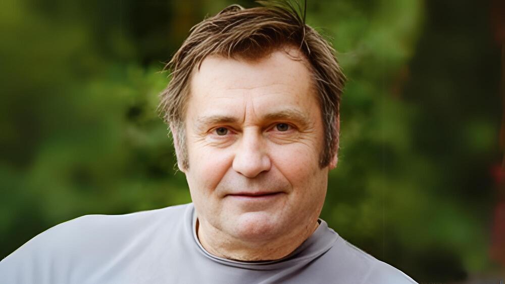 Kaplan P . Michael Kreuzer SVD / Pfarre Hinterbrühl Kaplan P . Michael Kreuzer SVD