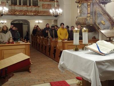 Feier in der Kirche in Ameis