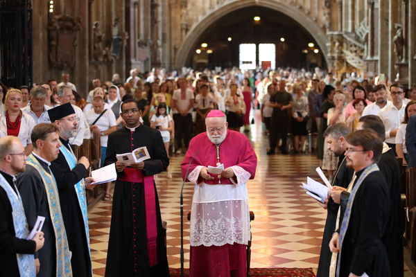 Gebet um Frieden und Zusammenhalt in der Ukraine / Erzdiözese Wien/Schönlaub Gebet um Frieden und Zusammenhalt in der Ukraine