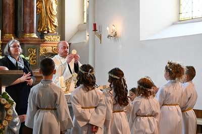 Feier der Erstkommunion in der Kirche Gnadendorf
