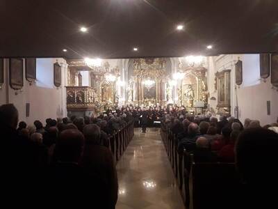 Konzert, Pfarrkaffee, Adventkranz flechten