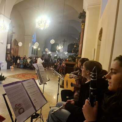 Krippenandacht und Krippenspiel in Asparn