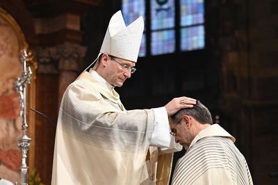 Bischofsweihe und Amtseinführung im Stephansdom