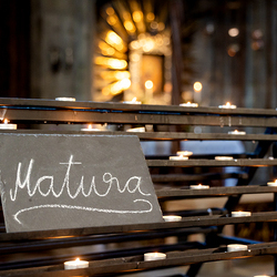 Im Stephansdom wurden heuer Kerzen an den Tagen der schriftlichen Englisch- und Latein-Matura entzündet. 