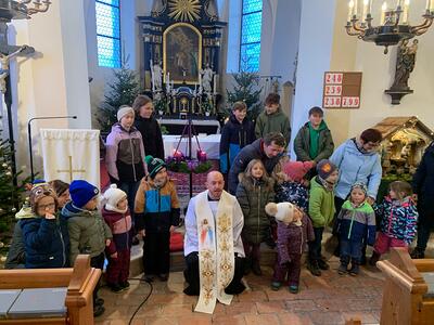 Krippenandacht in der Kirche in Ameis