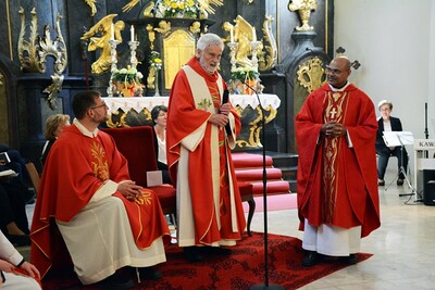 Gottesdienst und Pfarrfest in Asparn/Zaya
