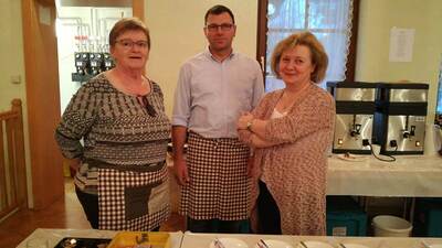 Konzert, Pfarrkaffee, Adventkranz flechten