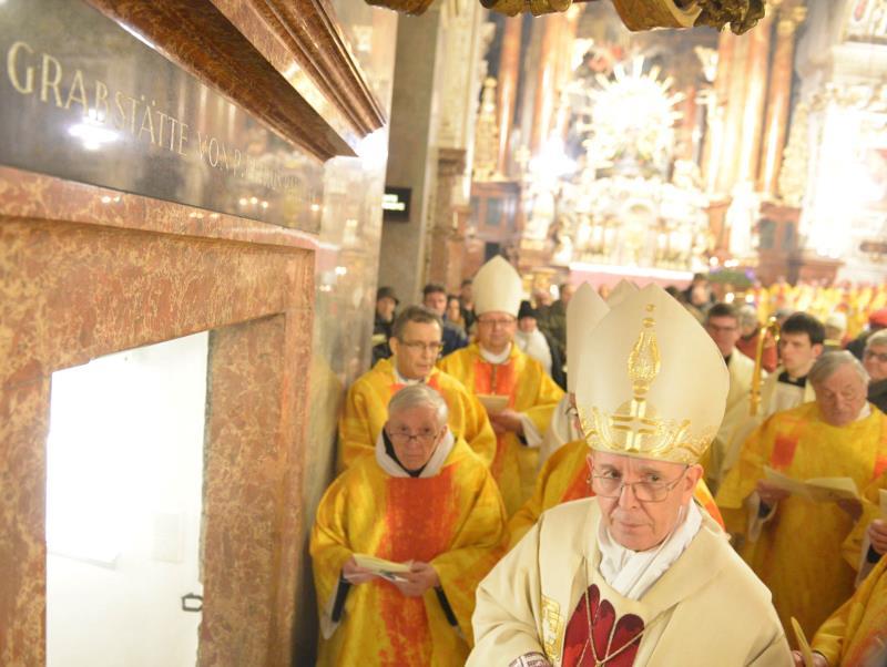 '100 Jahre Fatima' und '70 Jahre Rosenkranz-Sühnekreuzzug'.