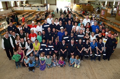 Feldmesse und Autosegnung beim FF-Heurigen