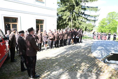 Florianimesse mit Segnung der neuen Einsatzhelme