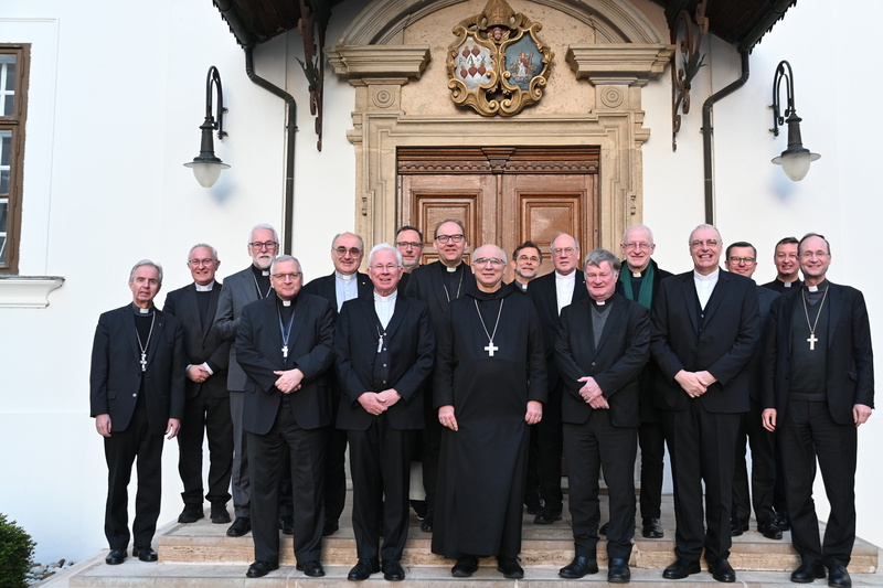 Vollversammlung der österreichischen Bischöfe in Pannonhalma eröffnet