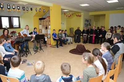 Bischof Turnovszky besucht die Volksschule Gnadendorf