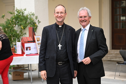 Feierlichkeiten zum 60. Geburtstag von Weihbischof Stephan Turnovszky. Dankmesse im Stephansdom und Agape im Erzbischöflichen Palais.