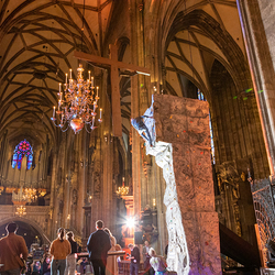 Kletterwand im Stephansdom