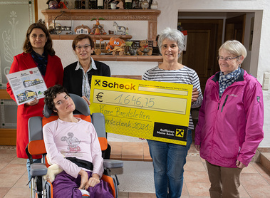 Scheckübergabe Haus mit Leben von Breitstetten