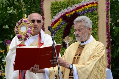 Hl. Messe und Fronleichnamsprozession
