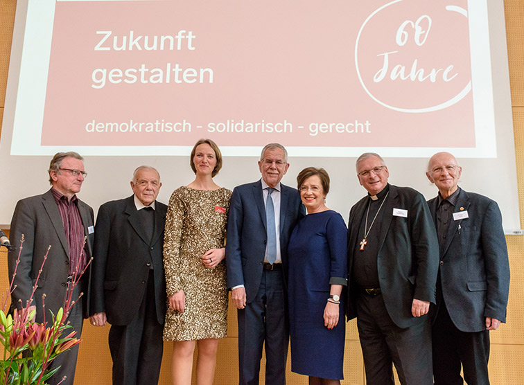 60 Jahre Bildung und Bewusstseinsbildung / Jacqueline Godany