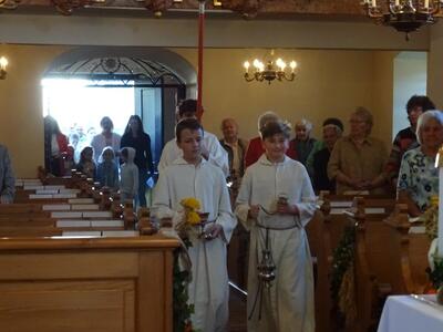 Feier in der Kirche in Ameis