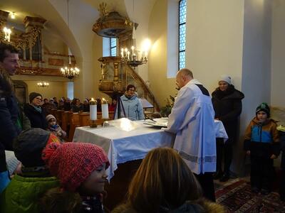 Krippenandacht in der Kirche in Ameis