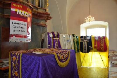 'Liturgische Gewänder ganz nah' - Programmpunkt bei der Langen Nacht der Kirchen 2015