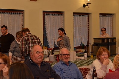 Pfarrkaffee im Gemeindesaal