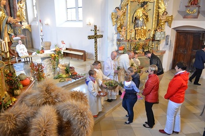 Erntedankfest: Eucharistiefeier und Agape 2016