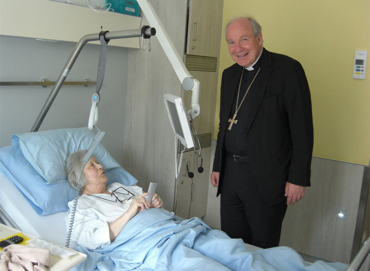 Kardinal Schönborn im Herz-Jesu Krankenhaus 