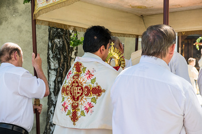 Prozession zu den Altären