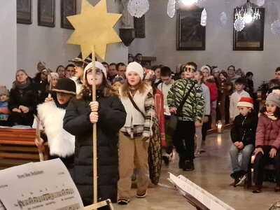 Krippenandacht und Krippenspiel in Asparn